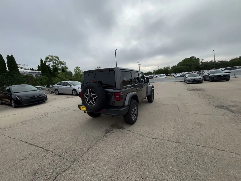 2025 Jeep JL Wrangler - Image 15 of 31