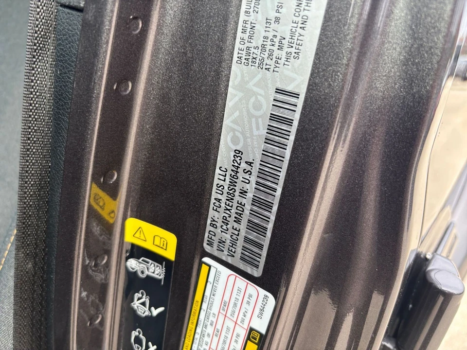2025 Jeep JL Wrangler - Image 28 of 31