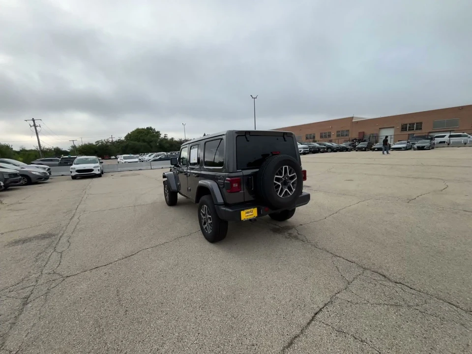 2025 Jeep JL Wrangler - Image 12 of 31
