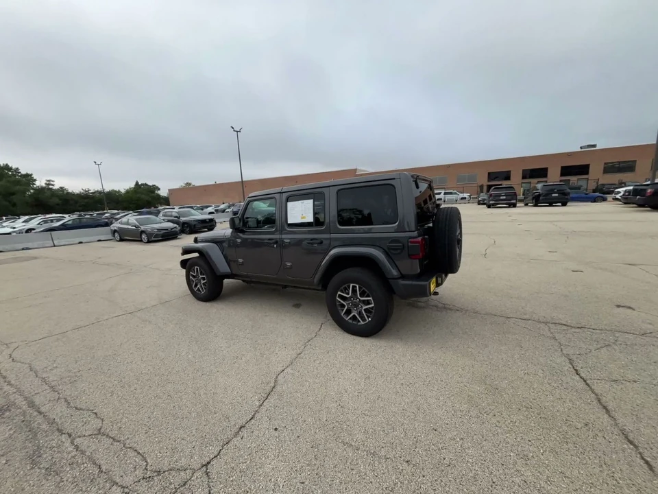 2025 Jeep JL Wrangler - Image 11 of 31
