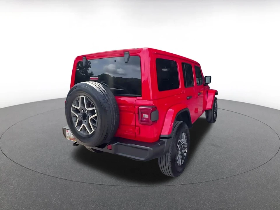 2025 Jeep JL Wrangler - Image 14 of 31