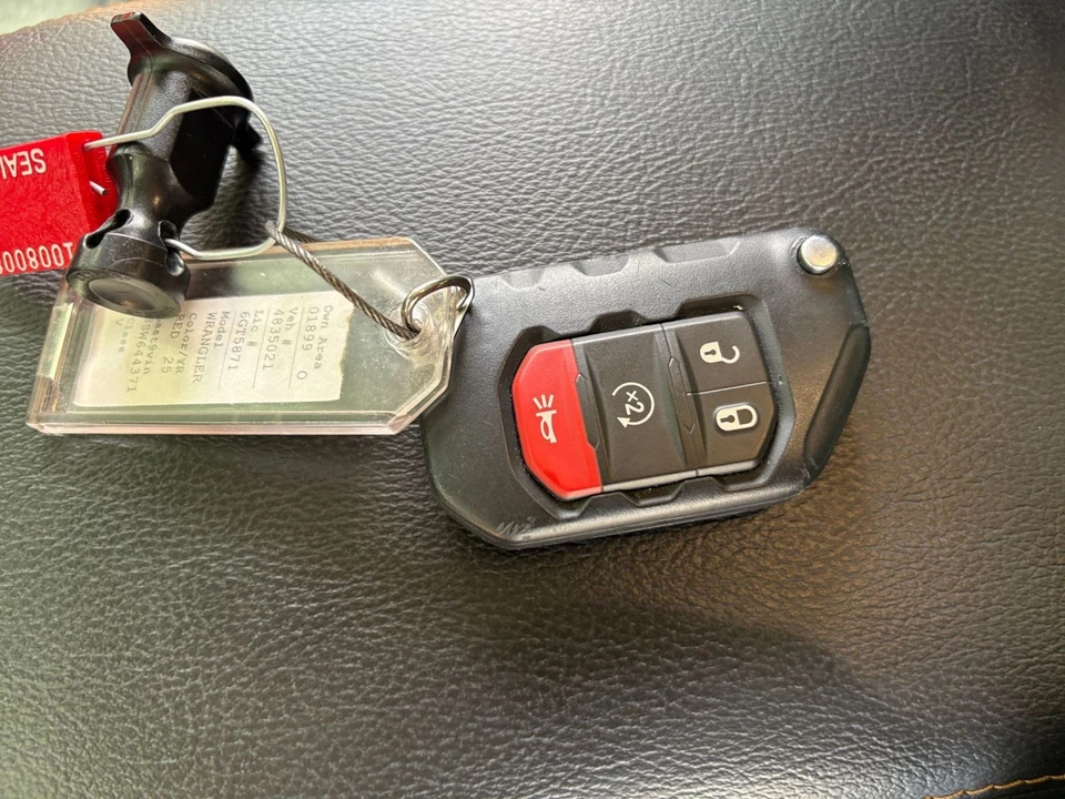 2025 Jeep JL Wrangler - Image 21 of 31