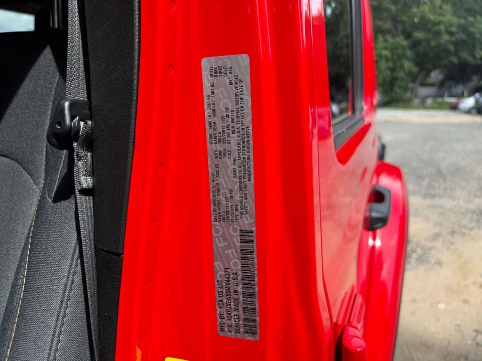2025 Jeep JL Wrangler - Image 28 of 31