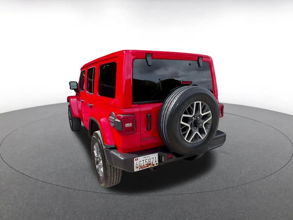 2025 Jeep JL Wrangler - Image 16 of 31