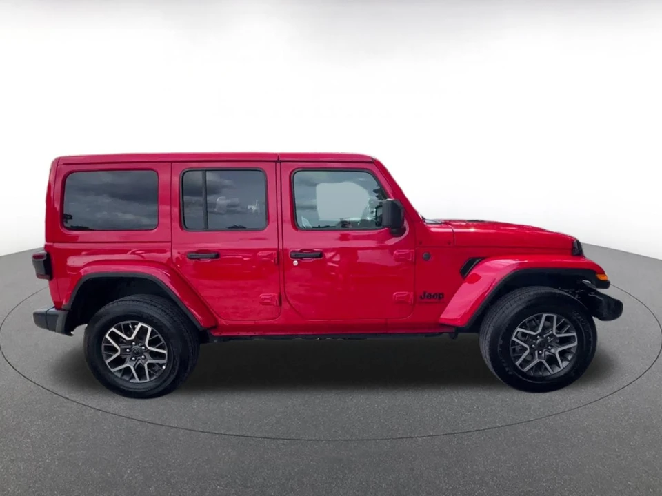2025 Jeep JL Wrangler - Image 17 of 31