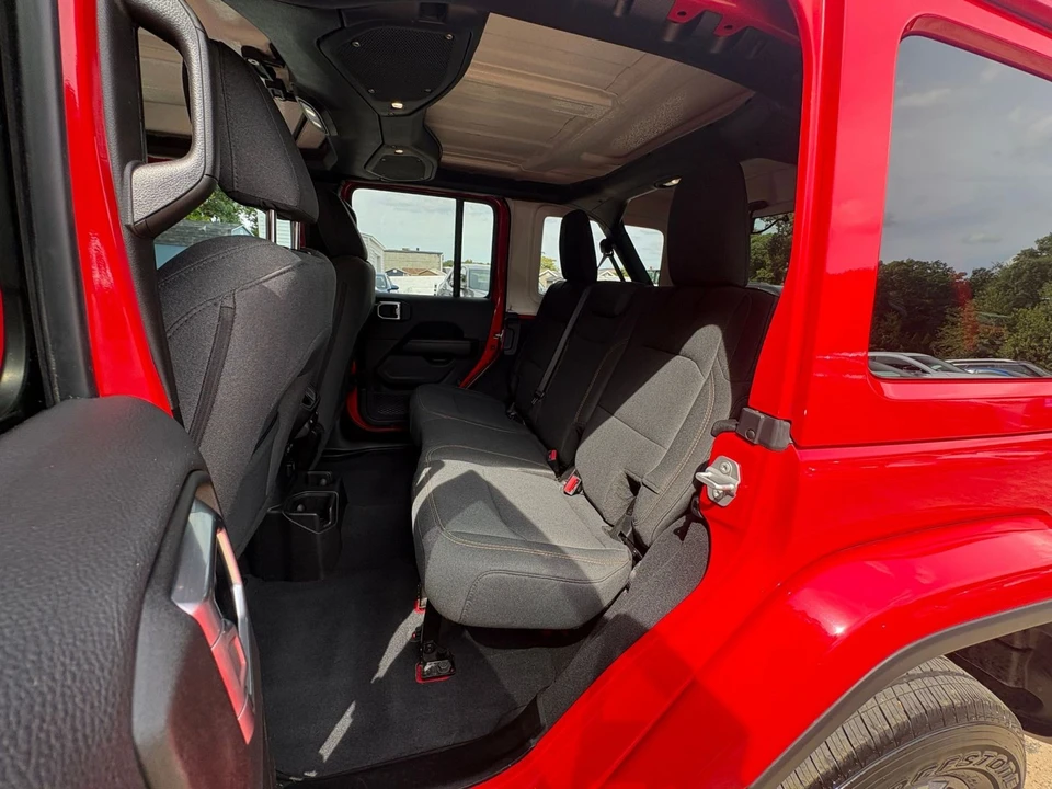2025 Jeep JL Wrangler - Image 24 of 31