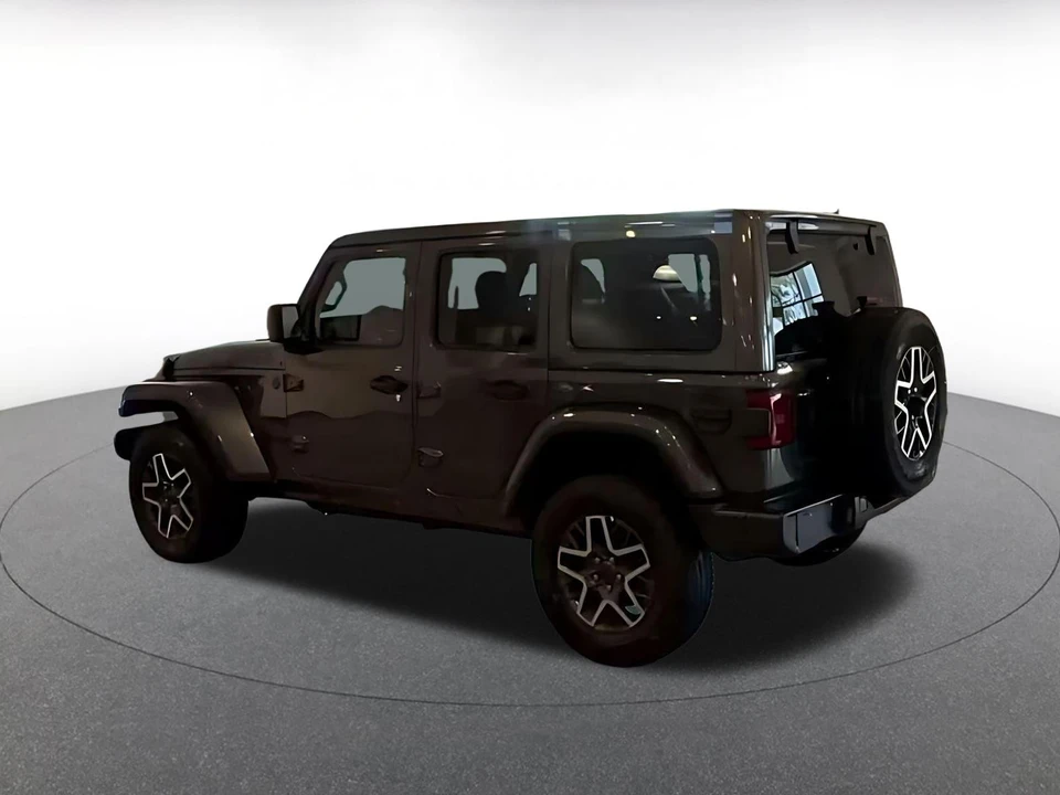 2025 Jeep JL Wrangler - Image 14 of 31