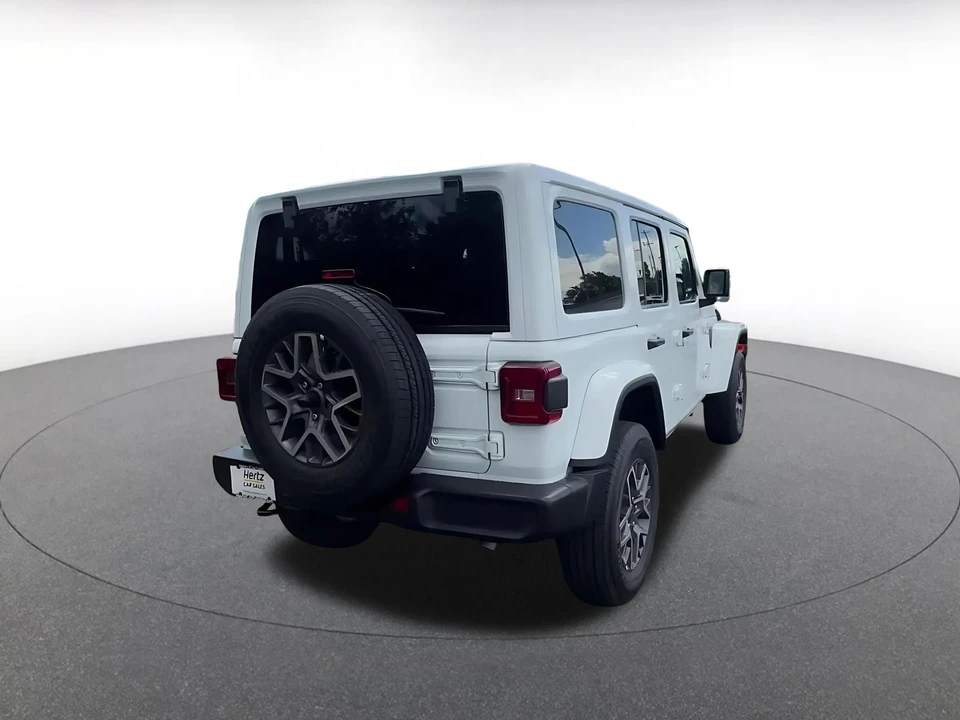 2025 Jeep JL Wrangler - Image 17 of 31