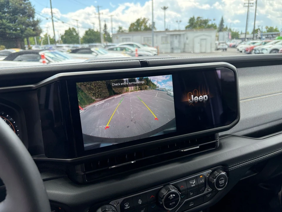 2025 Jeep - Image 21 of 31