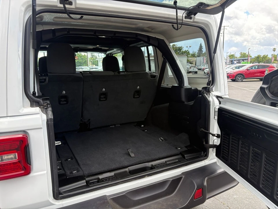 2025 Jeep - Image 28 of 31