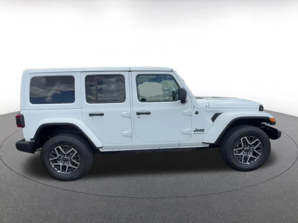 2025 Jeep - Image 15 of 31