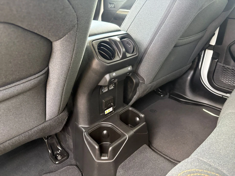 2025 Jeep - Image 20 of 31