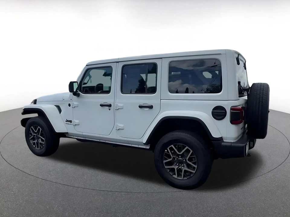 2025 Jeep JL Wrangler - Image 12 of 31
