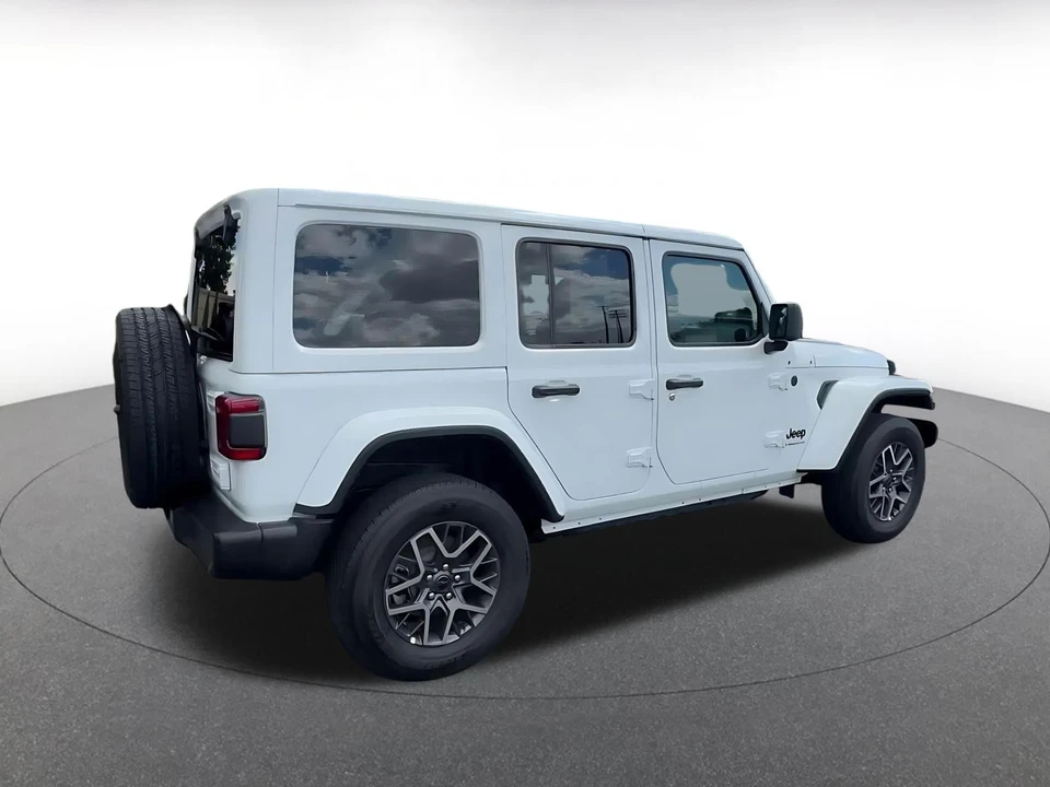 2025 Jeep JL Wrangler - Image 16 of 31
