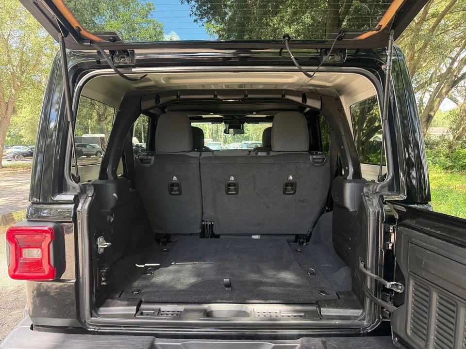 2025 Jeep JL Wrangler - Image 31 of 31
