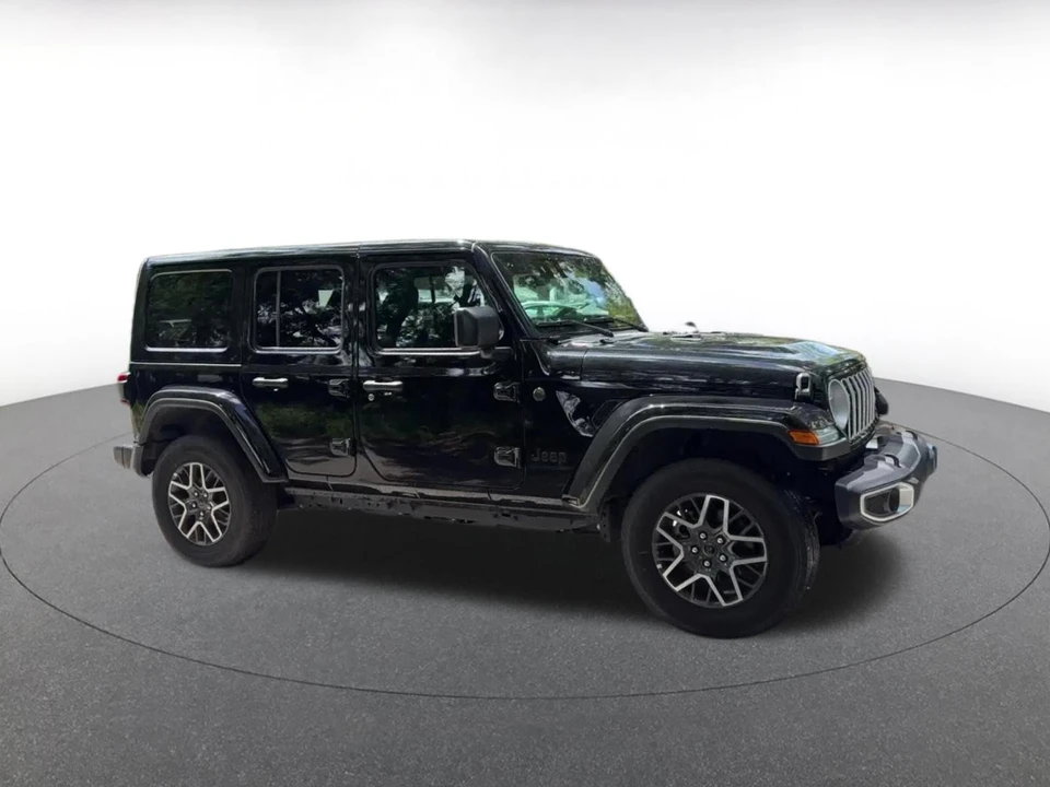 2025 Jeep JL Wrangler - Image 2 of 31