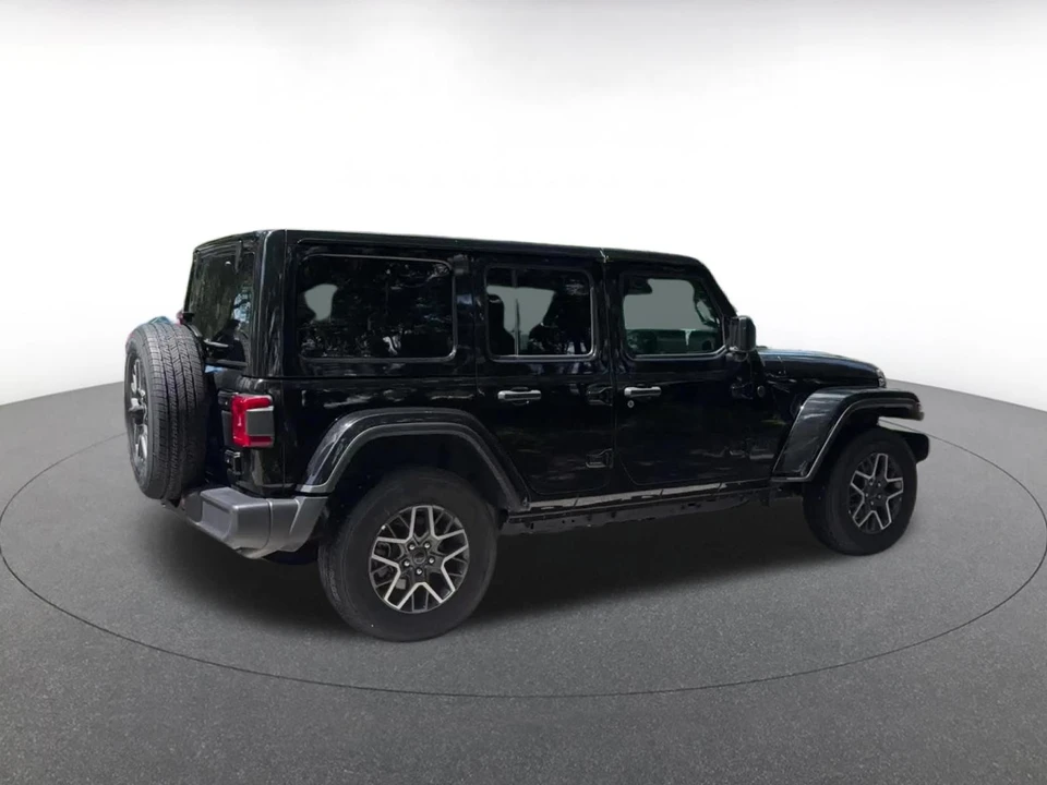 2025 Jeep JL Wrangler - Image 16 of 31