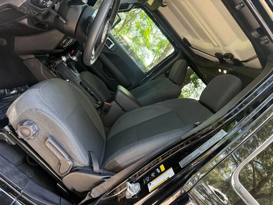 2025 Jeep JL Wrangler - Image 26 of 31