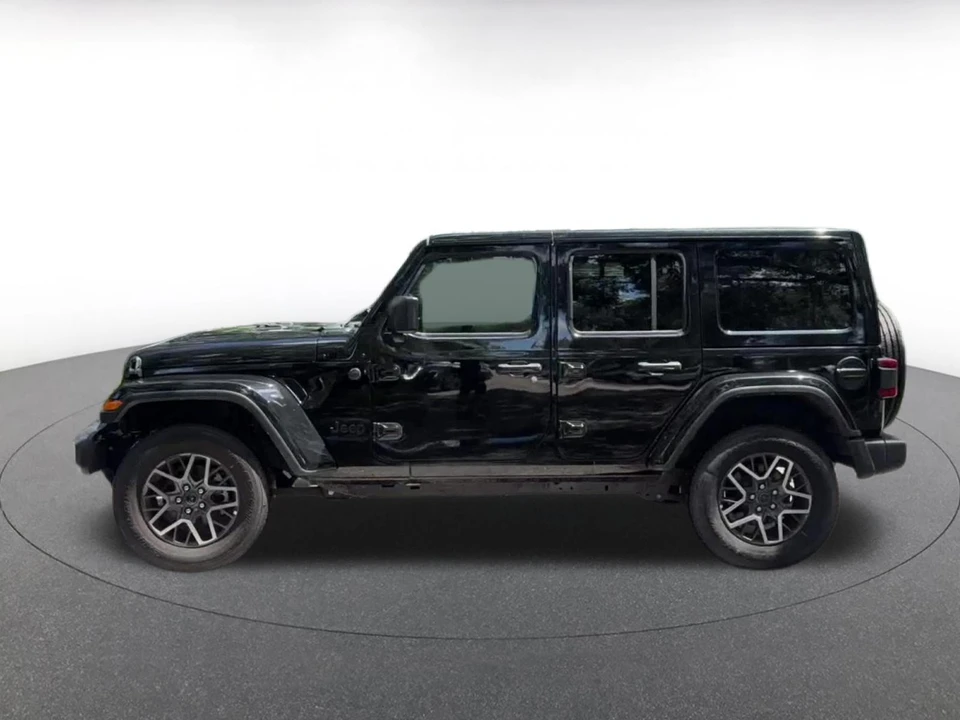 2025 Jeep JL Wrangler - Image 9 of 31