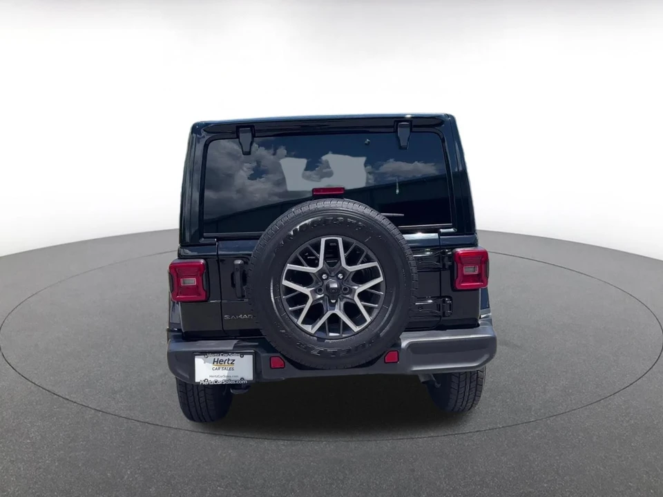 2025 Jeep JL Wrangler - Image 12 of 31