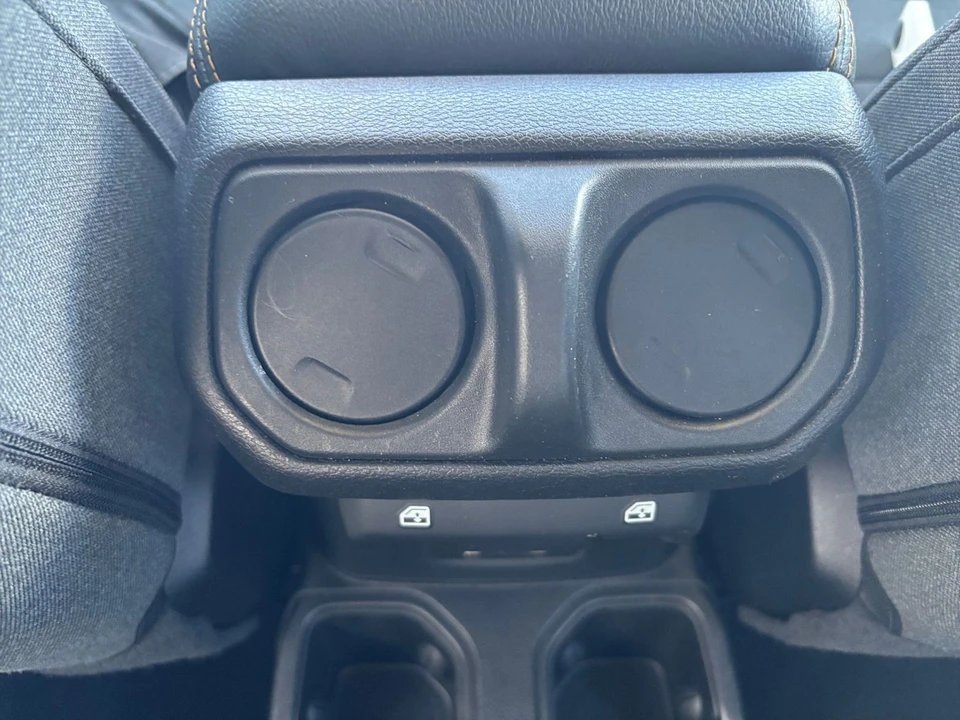 2025 Jeep JL Wrangler - Image 23 of 31