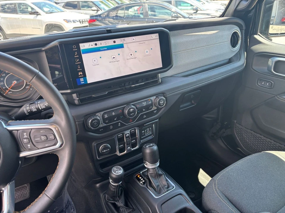 2025 Jeep JL Wrangler - Image 18 of 31