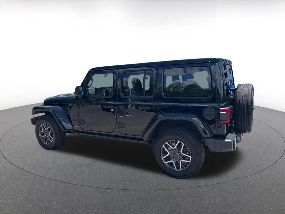 2025 Jeep JL Wrangler - Image 9 of 31