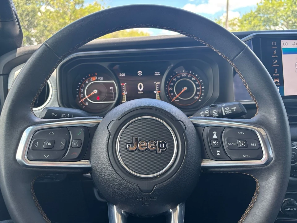 2025 Jeep JL Wrangler - Image 29 of 31