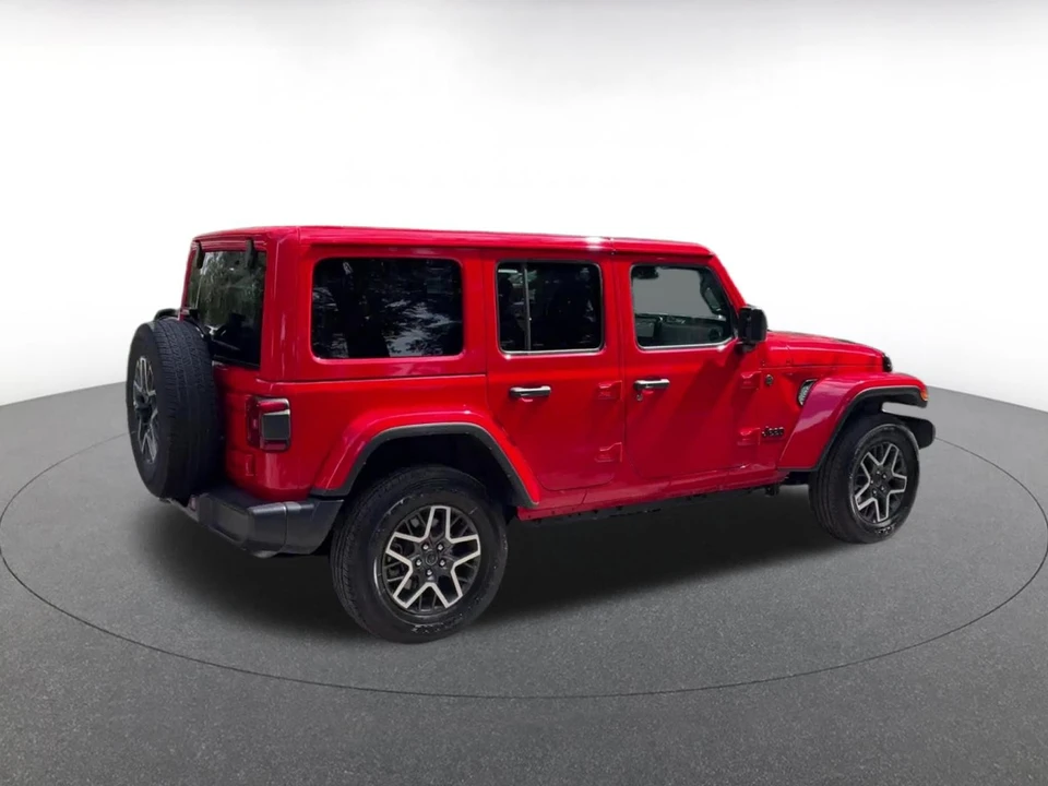 2025 Jeep JL Wrangler - Image 17 of 31