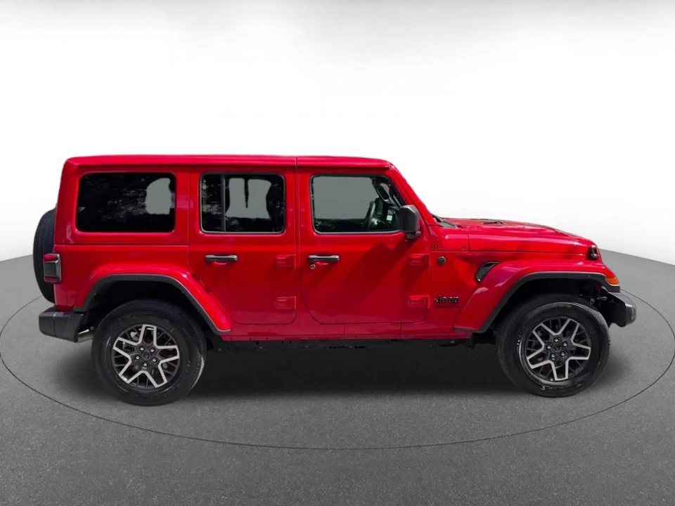2025 Jeep JL Wrangler - Image 18 of 31