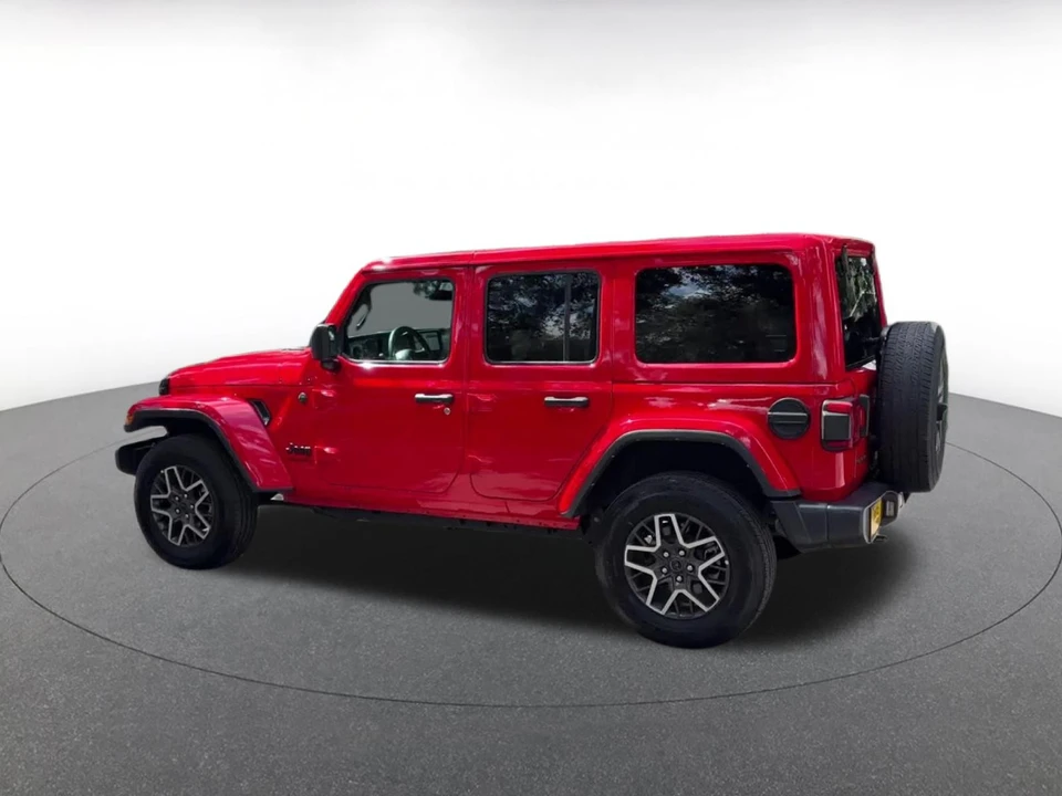 2025 Jeep JL Wrangler - Image 12 of 31