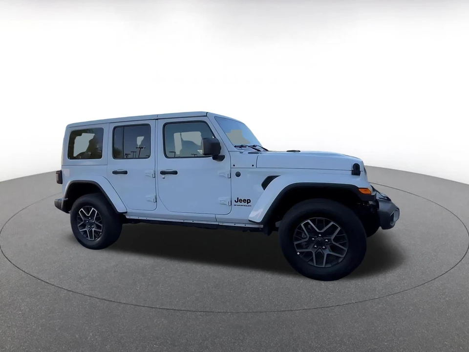 2025 Jeep JL Wrangler - Image 2 of 31
