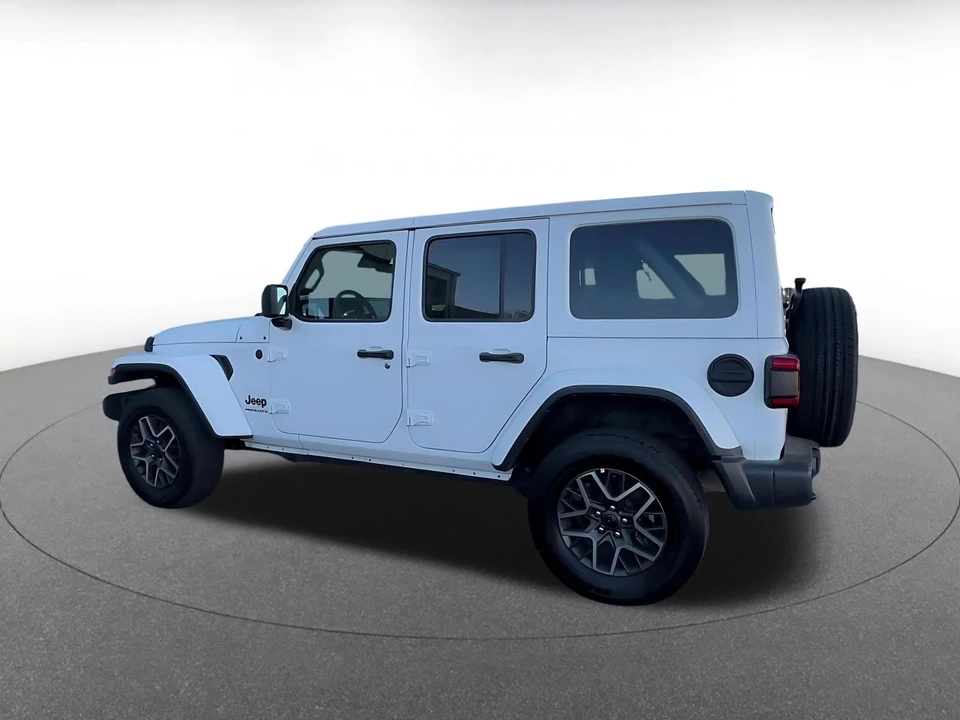 2025 Jeep JL Wrangler - Image 12 of 31