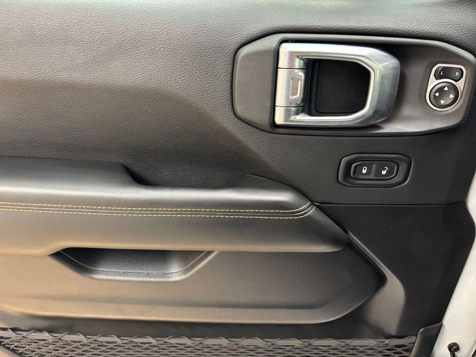 2025 Jeep JL Wrangler - Image 20 of 31