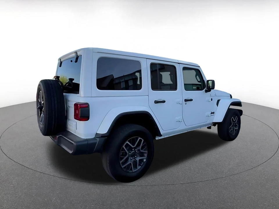 2025 Jeep JL Wrangler - Image 16 of 31