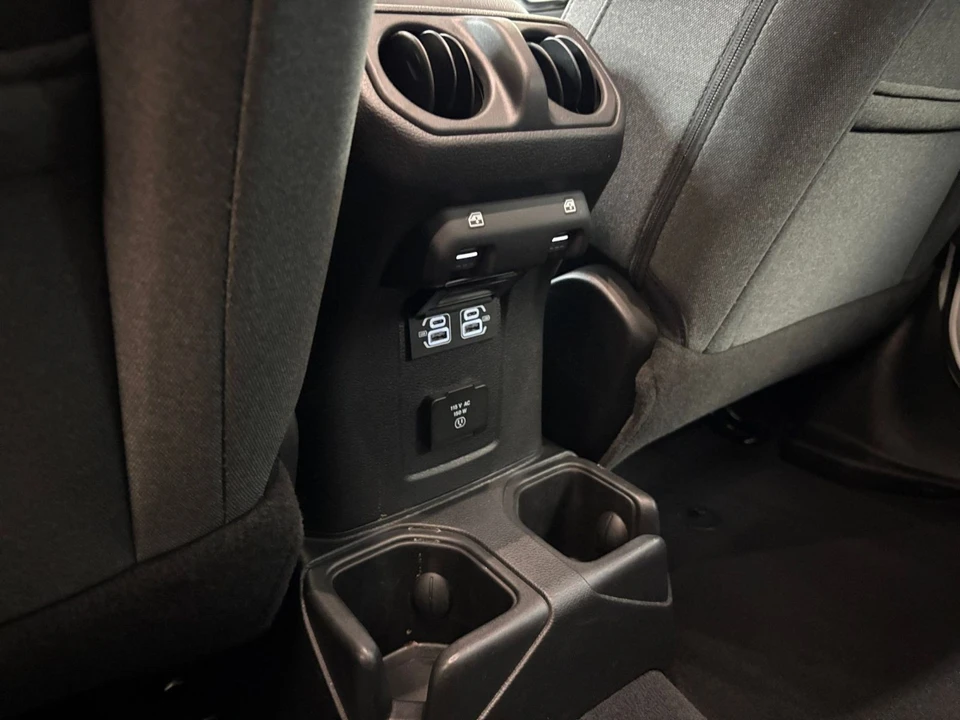 2025 Jeep JL Wrangler - Image 24 of 31