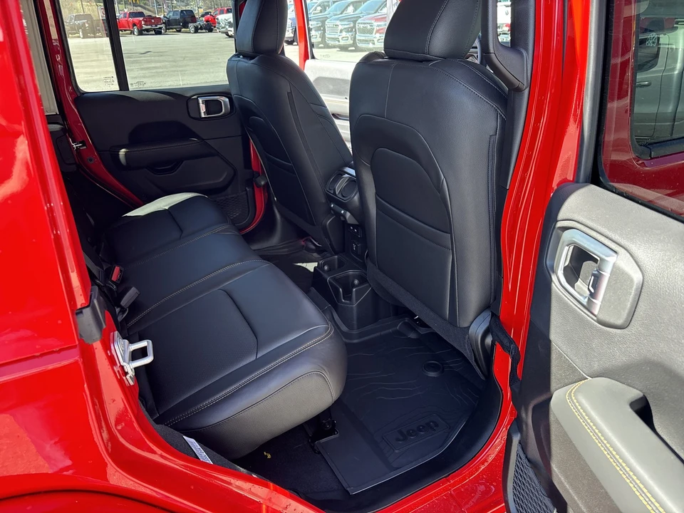 2025 Jeep JL Wrangler - Image 14 of 21