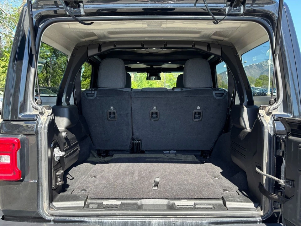 2025 Jeep JL Wrangler - Image 26 of 31