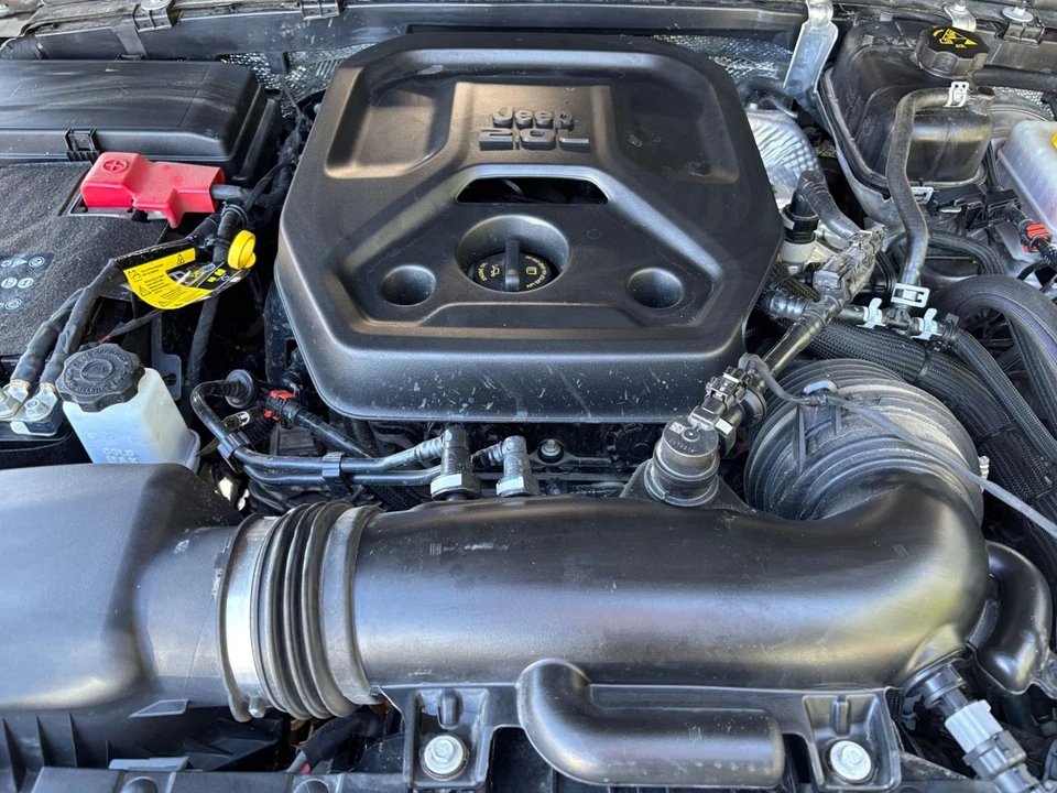 2025 Jeep JL Wrangler - Image 27 of 31