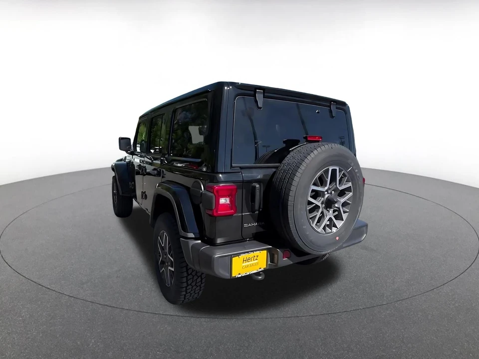 2025 Jeep JL Wrangler - Image 15 of 31