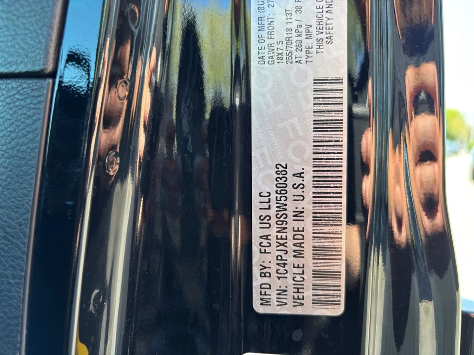 2025 Jeep JL Wrangler - Image 24 of 31