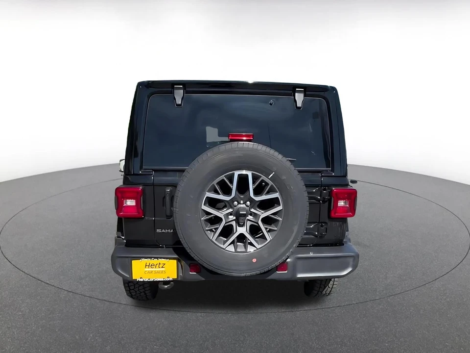 2025 Jeep JL Wrangler - Image 9 of 31