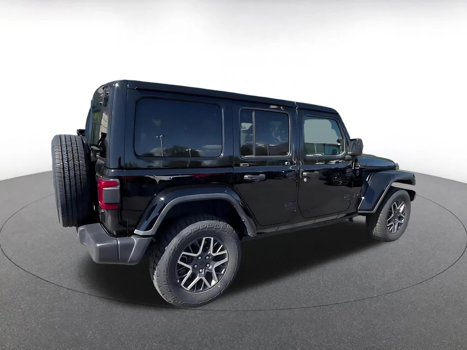 2025 Jeep JL Wrangler - Image 14 of 31