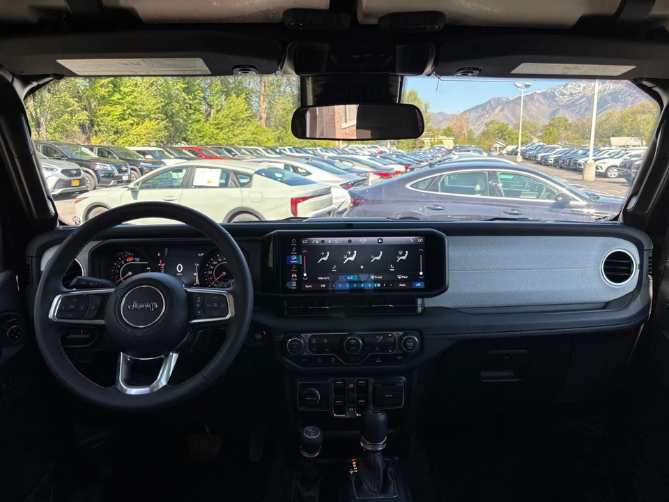 2025 Jeep JL Wrangler - Image 28 of 31