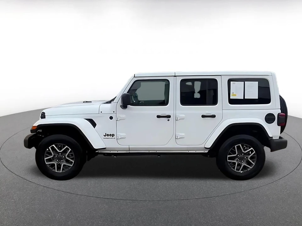 2025 Jeep JL Wrangler - Image 12 of 31
