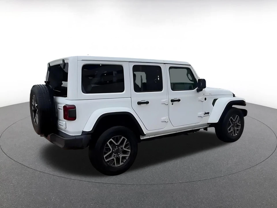 2025 Jeep JL Wrangler - Image 8 of 31