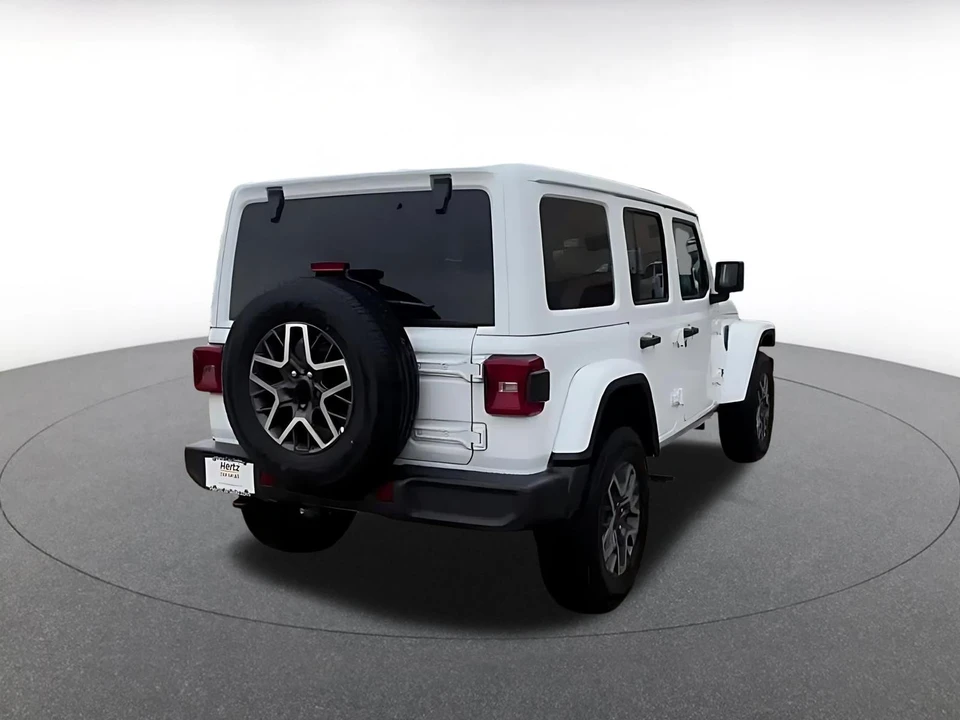 2025 Jeep JL Wrangler - Image 16 of 31
