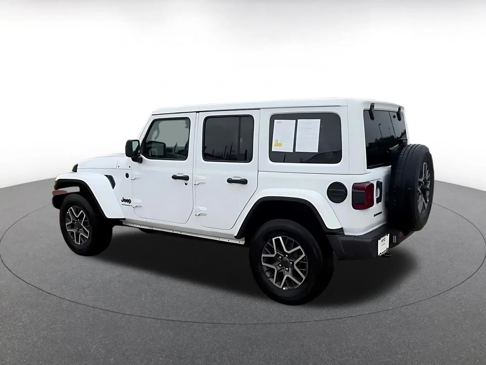 2025 Jeep JL Wrangler - Image 4 of 31