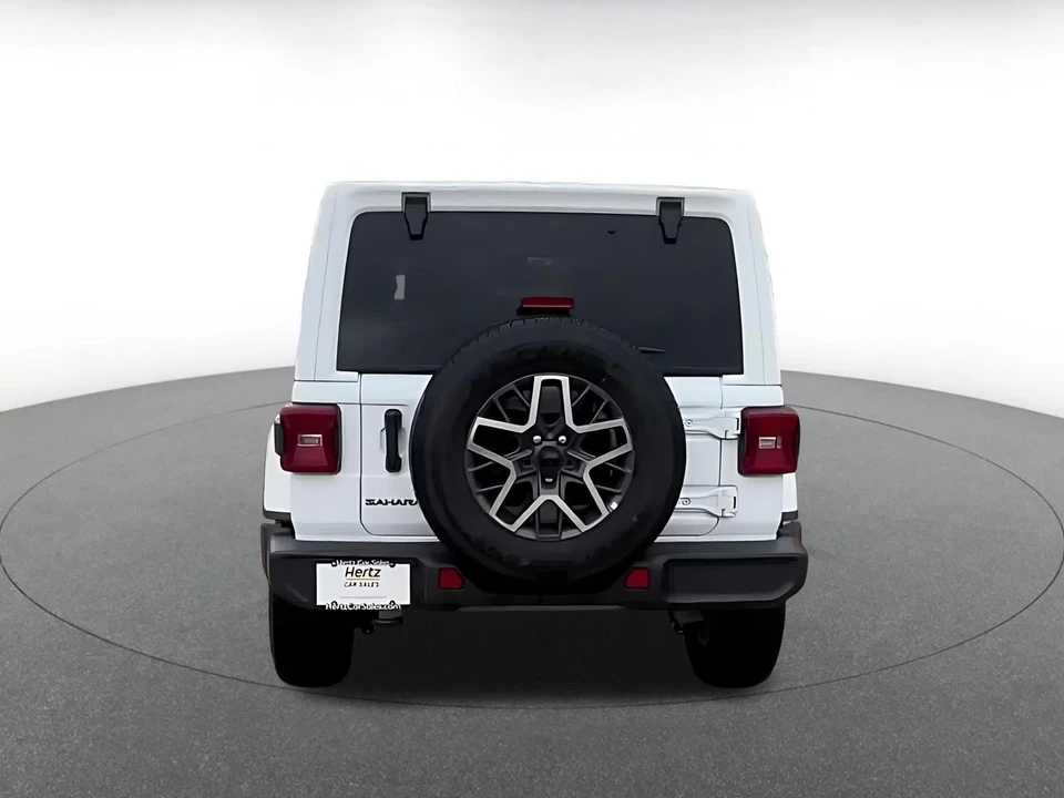 2025 Jeep JL Wrangler - Image 15 of 31