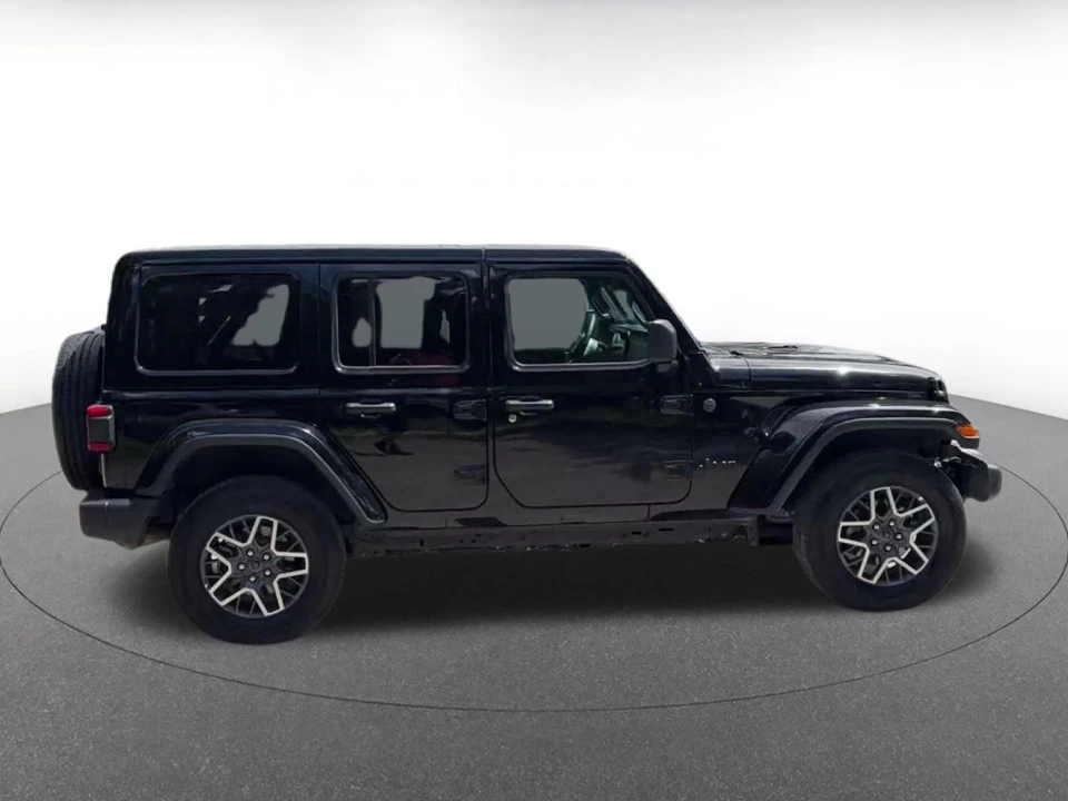 2025 Jeep JL Wrangler - Image 17 of 31
